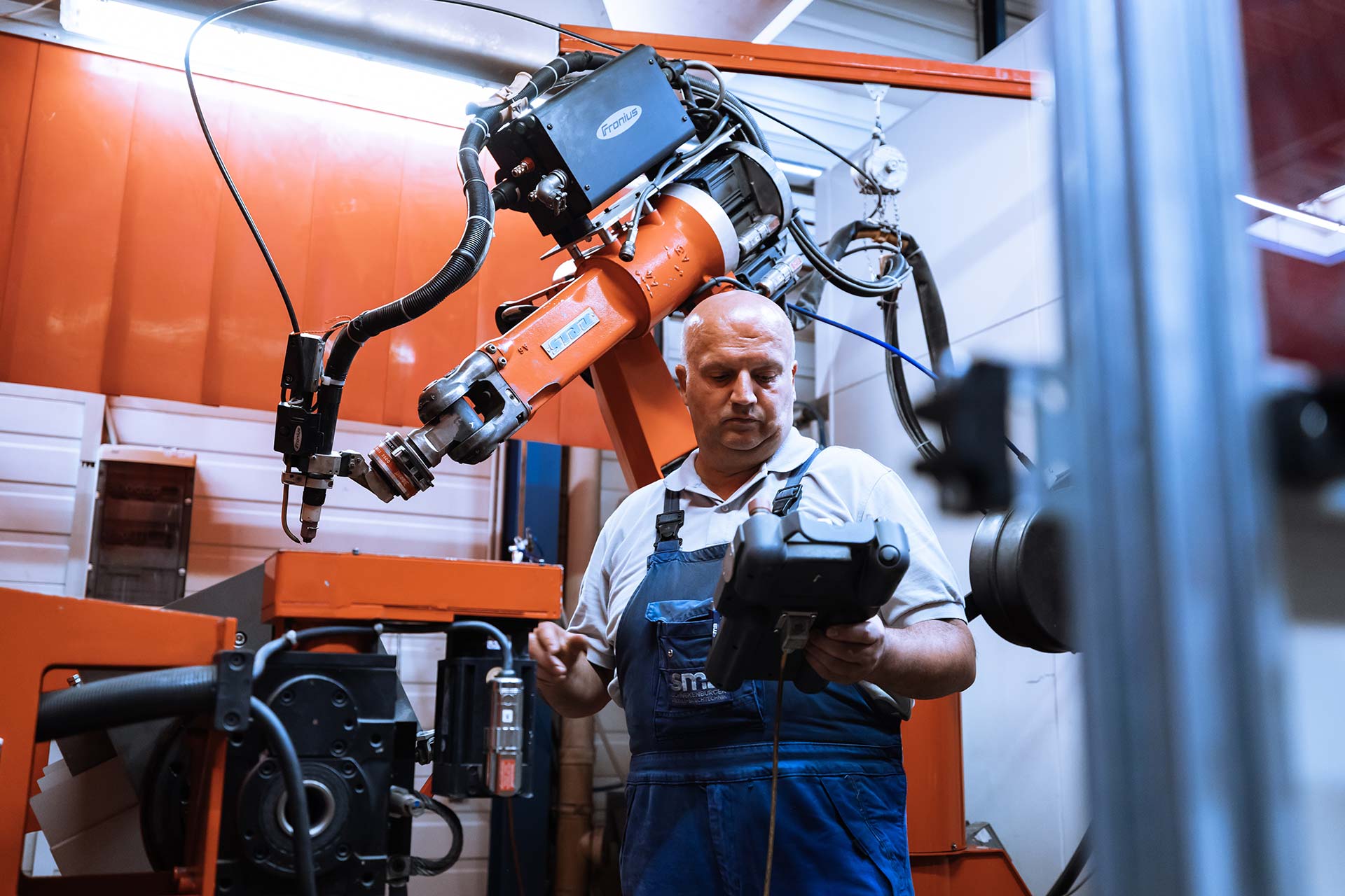 Roboter-Schweißanlage bei SMB Schnekenburger