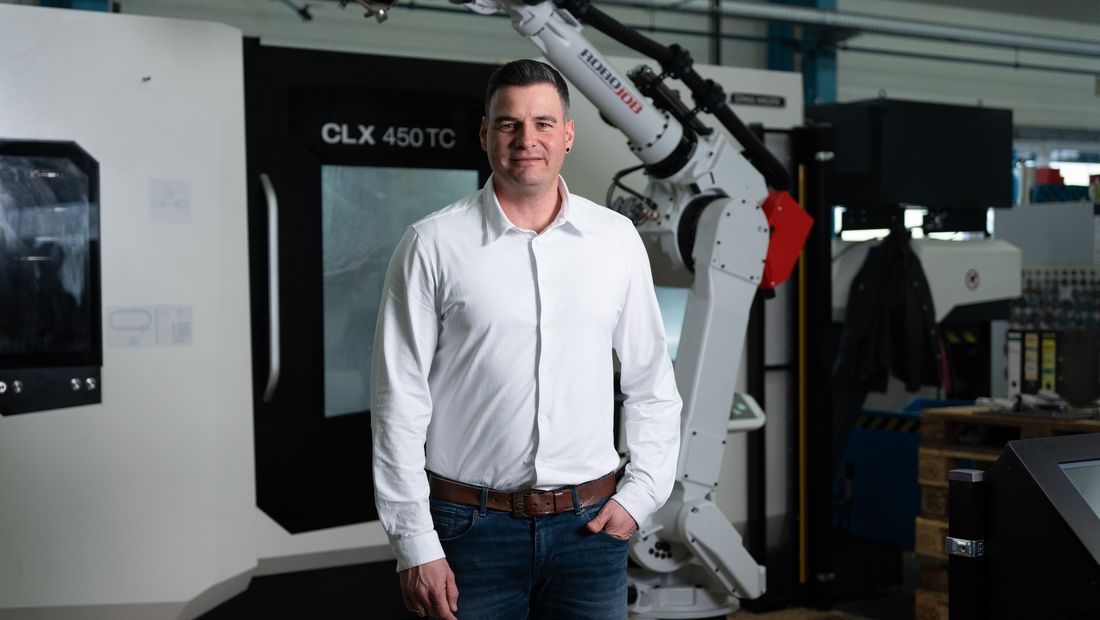 CNC-Drehmaschine CLX 450 TC bei der CNC Fertigungs GmbH